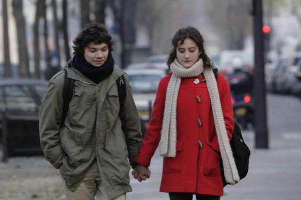 Салливен (Себастьян Урзендовски) и Камилла (Лола Кретон) в фильме «Прощай, первая любовь!». Photo © 2012 - IFC Films Салливен (Себастьян Урзендовски) и Камилла (Лола Кретон) в фильме «Прощай, первая любовь!». Photo © 2012 - IFC Films
